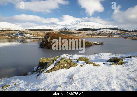 Llyn Dywarchen, Yr Wyddfa, Snowdonia, pays de Galles du Nord, Royaume-Uni, Banque D'Images