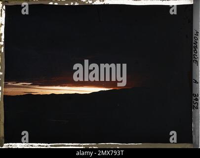 Entre Kiakhta et Orga, Transsaïkalie, Mongolie coucher de soleil , 1913 - Mongolie - Stéphane Passet - (6-25 juillet) Banque D'Images