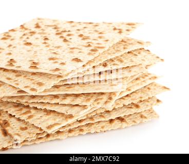 Matzos de Pâque isolé sur blanc. Fête de Pesach Banque D'Images