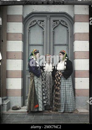 Thessalonique, Grèce trois juives de Thessalonique avec le tablier dans la poche , 1913 - Balkans - Jean Brunhes et Auguste Léon - (23 avril - 9 juin) Banque D'Images