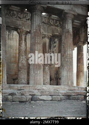 Athènes, Grèce le Temple d'Hephaistos ('Theseion'), la façade occidentale avec la frise du mur représentant les combats entre lapithes et centaures , 1913 - Balkans, Italie - Jean Brunhes et Auguste Léon - (septembre - 23 octobre) Banque D'Images