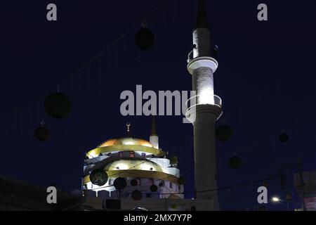 Mosquée du Roi Hussein, rue Al Jame'a, ville de Madaba, Jordanie, Moyen-Orient Banque D'Images