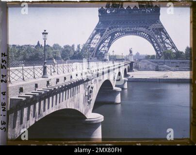 Paris (VIIE-XVIe arr.), France le Pont d'Iéna et la Tour Eiffel , Banque D'Images