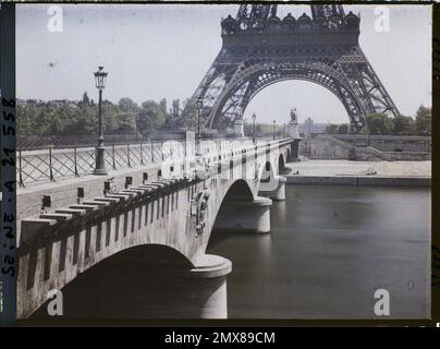 Paris (VIIE-XVIe arr.), France le Pont d'Iéna et la Tour Eiffel , Banque D'Images