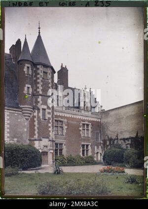 Luynes, France le Logis du Château, partie nord , 1909 - Centre de France - Auguste Léon - (juin) Banque D'Images