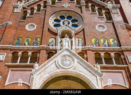 L'Église Votive et cathédrale de Notre Dame de la Hongrie à Szeged, Hongrie Banque D'Images