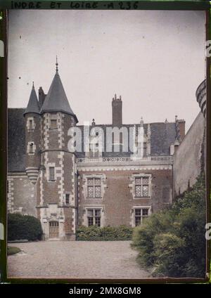 Luynes, France le Logis du Château, partie nord , 1909 - Centre de France - Auguste Léon - (juin) Banque D'Images