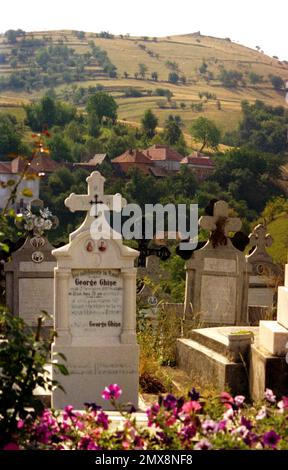 Cimetière chrétien orthodoxe à Poiana Sibiului, comté de Sibiu, Roumanie, 2000 Banque D'Images