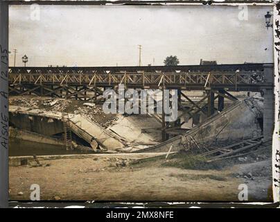 Soissons, Aisne, France le Pont du Mail sur Aisne détruit et reconstruit par génie , 1917 - Aisne - Fernand Cuville (section photographique de l'armée) - (mai-juillet) Banque D'Images