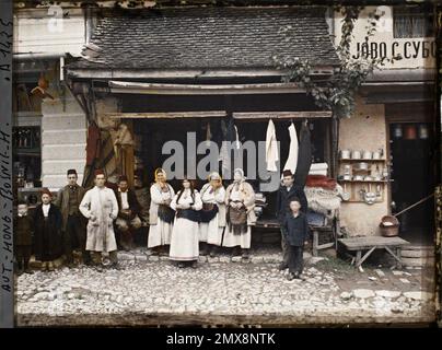 Banja Luka, Bosnie-Herzégovine Groupe de femmes serbes , 1912 - Balkans, Italie - Jean Brunhes et Auguste Léon - (13 octobre - 27) Banque D'Images