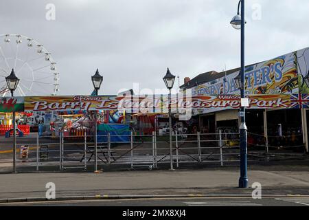 Panneau Barry Island Pleasure Park. Les divertissements sont fermés en hiver. Janvier 2023. Hiver. Banque D'Images