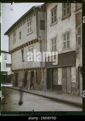 Brioude, France vieilles maisons de la rue du 4 septembre 1916 - provinces françaises - Jean Brunhes, Auguste Léon et Georges Chevalier - (avril-juillet) Banque D'Images