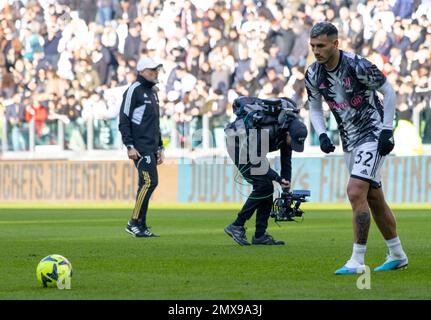 Leandro Paredes s'échauffe Banque D'Images