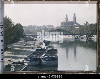 Paris (VIIE-XVIe arr.), France la Passerelle Debilly et le Trocadéro du quai Branly actuel (partie du quai d'Orsay jusqu'en 1941) , Banque D'Images