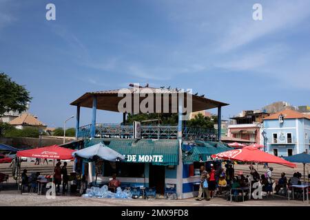 Scène de rue dans la zone touristique de Mindelo, Cabo Verde (Cap Vert) Banque D'Images