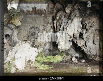 KY-lu 'a, province de Lang-so' n, Tonkin, Indochine l'intérieur de la petite grotte des rochers de Ky-lu 'a , Léon occupé en Indochine Banque D'Images