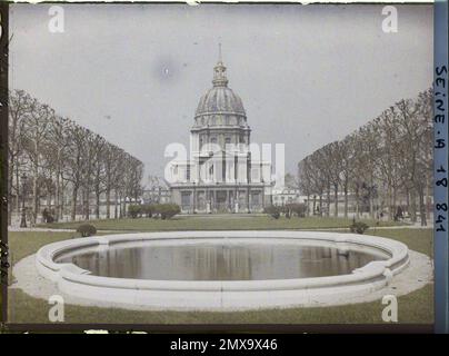 Paris (7th arr.), France les Invalides vu de l'avenue de Breteuil , Banque D'Images