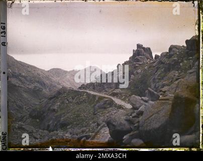 Massif de Taishan, Chine au-dessus de Chaoyangdong (grotte de la dimi) , 1913 - Chine - Stéphane Passet Banque D'Images