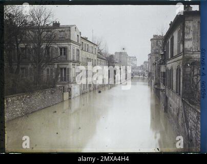Boulogne-sur-Seine, France la rue du Port inondée par la Clue de la Seine , Banque D'Images