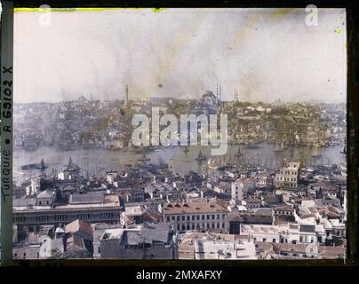 Constantinople (Istanbul actuelle), Turquie la corne d'or, vue du sommet de la tour de Galata (rive gauche, nord) jusqu'à la Suleymaniye Camii , 1912 - Turquie - Stéphane Passet - (septembre), 1913 - Balkans, Italie - Jean Brunhes et Auguste Léon - (septembre - 23 octobre) Banque D'Images