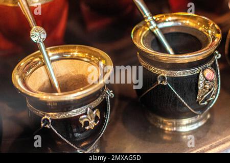 Copains en bois. Récipient pour boisson Argentine typique. Banque D'Images