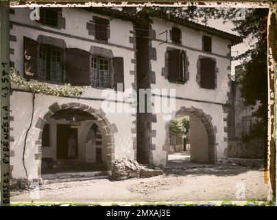 La Bastide-Clairence, France , 1924 - Aquitaine - Auguste Léon Banque D'Images