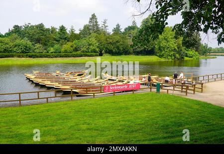 Excursion en bateau, Woerlitz Garden Kingdom, Saxe-Anhalt, Allemagne Banque D'Images