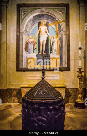 Police baptismale, Basilique de Saint Ambrogio une des églises romanes les plus importantes et les plus anciennes de Milan, Lombardie, Italie, Milan, Lombardie, Italie Banque D'Images