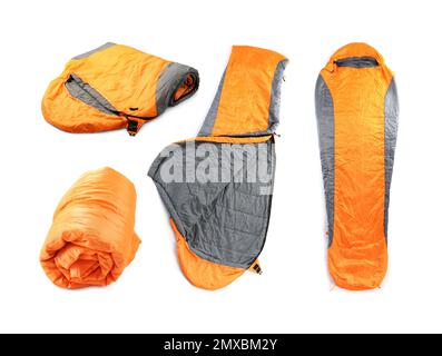 Ensemble de sacs de couchage orange sur fond blanc Banque D'Images