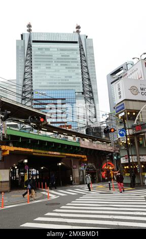 Gare de Shimbashi, Tokyo, Japon. Banque D'Images