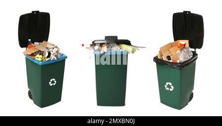 Ensemble de poubelles avec ordures sur fond blanc. Gestion et recyclage des déchets Banque D'Images