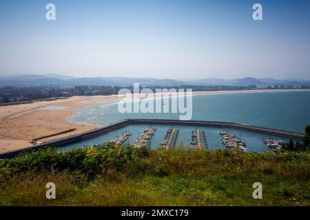 Vue aérienne de la ville de Laredo à Cantabria, Espagne Banque D'Images