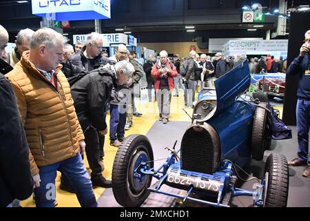 Édition 27th du salon Retromobile à Paris, France sur 2 février 2023. Retromobile Paris est un spectacle dédié aux voitures d'époque. Deuxième plus grand salon du genre en Europe, il peut accueillir plus de 600 exposants et 1 000 véhicules. Photo de Karim ait Adjedjou/ABACAPRESS.COM Banque D'Images