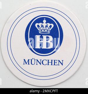 Dessous de verre en carton d'époque avec logo Hofbrau Munchen. Hofbrau est la brasserie de cour des ducs bavarois, fondée sur 27 septembre 1589 par Duke Wi Banque D'Images