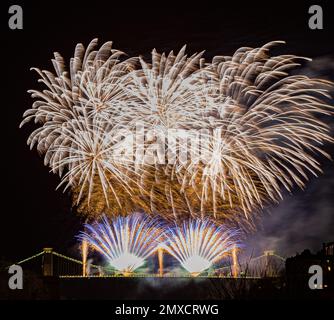 D'artifice marquant le 150 e anniversaire de l'ouverture de la Brunel pont suspendu de Clifton à Bristol UK Banque D'Images