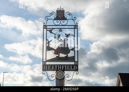 Heathfield, 18 janvier 2023 : signalisation de la ville de Heathfield dans la rue High Banque D'Images