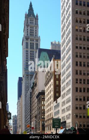 Le Woolworth Building était autrefois le plus haut bâtiment du monde, et il est situé à Broadway à Manhattan, New York Banque D'Images