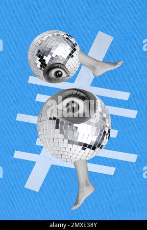 Collage vertical illustration de noir blanc gamma yeux jambes boule disco isolée sur fond bleu de dessin Banque D'Images