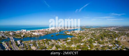 Panorama aérien Siesta Key et maisons de luxe à Sarasota en Floride Banque D'Images