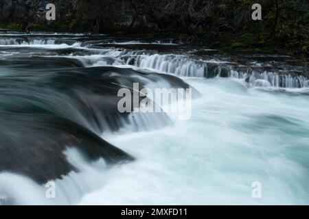 Cascade de Štrbački buk sur la rivière una en Bosnie-Herzégovine, parc national una Banque D'Images