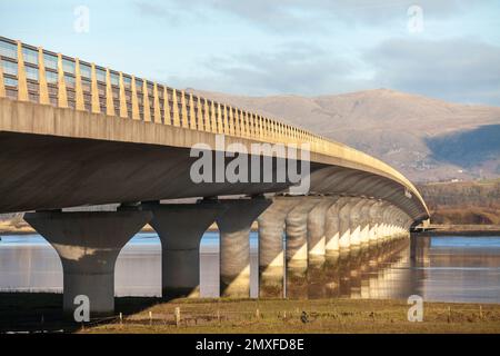 Clackmannanshire Bridge au-dessus du Firth of Forth en Écosse qui a ouvert à la circulation le 19 novembre 2008 Banque D'Images