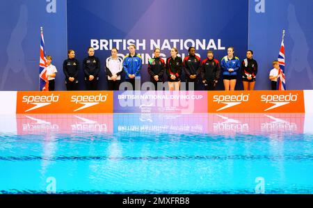 Scarlett Mew Jensen, Desharne Bent-Ashmeil, Yasmin Harper, Katherine Torrance, Callie Eaglestone, Maya Kutty, Elna Widerstrom, Emilia Nilsson Garip, Evie Smith et Tilly Brown avant de participer à la finale Synchro 3m des femmes au cours du deuxième jour de la coupe de plongée nationale britannique au Royal Commonwealth Pool, à Édimbourg. Date de la photo: Vendredi 3 février 2023. Banque D'Images