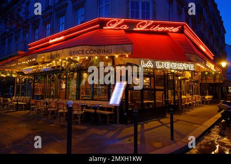 Restaurant français traditionnel la liberté situé dans le quartier Montparnasse, à proximité de la Gare Montparnasse, de la Tour Montparnasse et des Galeries Lafayette Banque D'Images