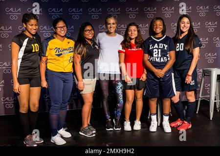 IMAGE DISTRIBUTED FOR CALIA BY CARRIE UNDERWOOD - DICK'S Sporting Goods  launches first-ever pop-up shops for women's fitness brand CALIA by Carrie  Underwood on October 28, 2020 in Santa Monica, Calif. (Jeff