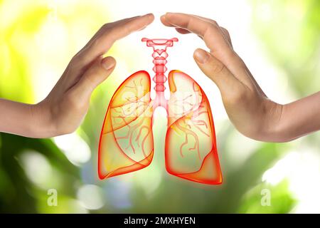 La Journée mondiale de la tuberculose et la campagne sans tabac. Femme couvrant poumons illustration sur fond flou, gros plan Banque D'Images