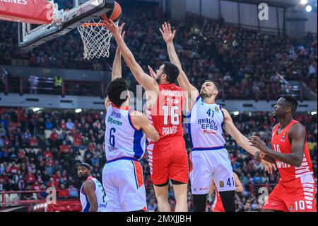 16 KOSTAS PAPANIKOLAOU d'Olympiacos Pirée pendant l'Euroligue, Round 23, match entre Olympiacos Pirée et Anadolu Efes à la paix et à Friendshi Banque D'Images