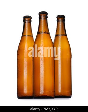 Flacons bruns avec bière isolée sur blanc Banque D'Images