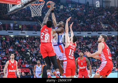 Athènes, Lombardie, Grèce. 3rd févr. 2023. 42 BRYANT DUNSTON d'Anadolu Efes lors de l'Euroligue, Round 23, match entre Olympiacos Pirée et Anadolu Efes au stade de la paix et de l'amitié de 3 février 2023, à Athènes, Grèce. (Credit image: © Stefanos Kyriazis/ZUMA Press Wire) USAGE ÉDITORIAL SEULEMENT! Non destiné À un usage commercial ! Crédit : ZUMA Press, Inc./Alay Live News Banque D'Images