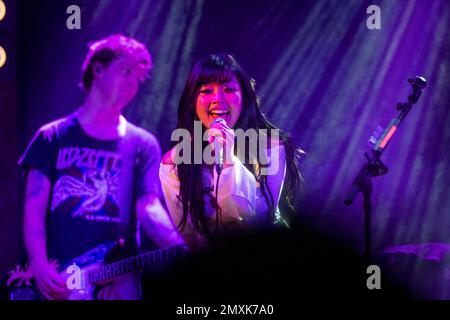 Londres, Royaume-Uni, vendredi 3rd février 2023 Beabadoobee (Beatrice Kristi Ilejay Laus) se produit sur scène dans le cadre de la War Child, Brit Awards week gigs à Lafayette, Kings Cross. Credit: DavidJensen / Empics Entertainment / Alamy Live News Banque D'Images