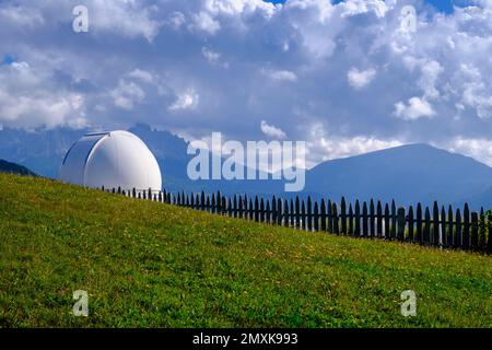 Observatoire Max Valier, European Star Village, Gummer, Karneid, Eggental, Tyrol du Sud, Italie, Europe Banque D'Images